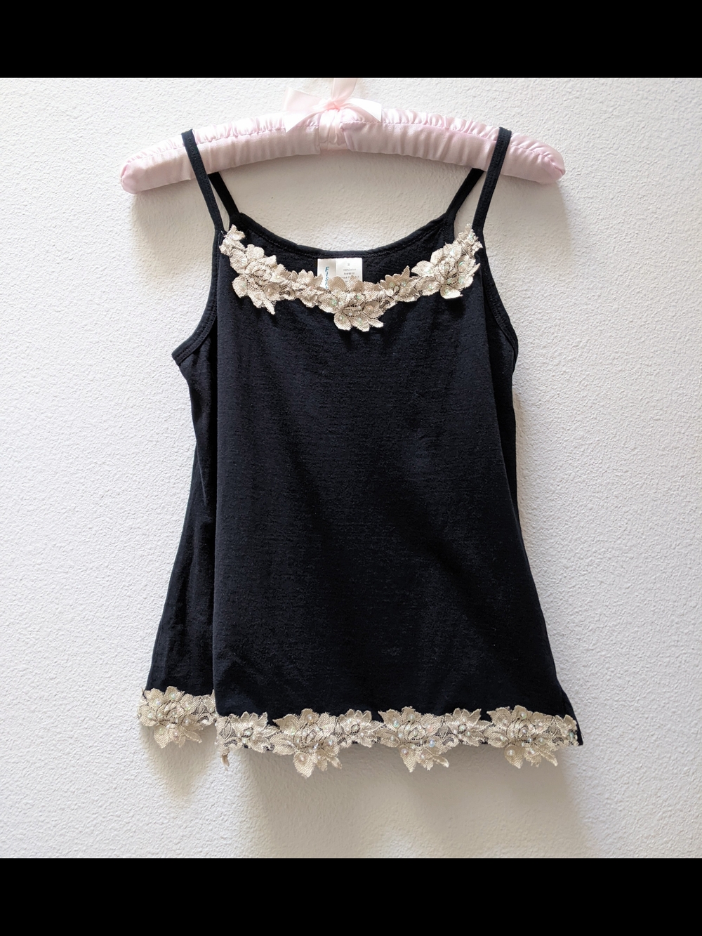 Black Camisole with Cream Floral Lace trim size Small Fishbowl in EUC